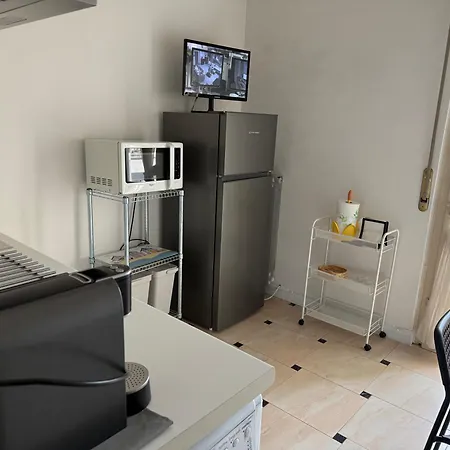 Riva Dei Fiori Apartment *